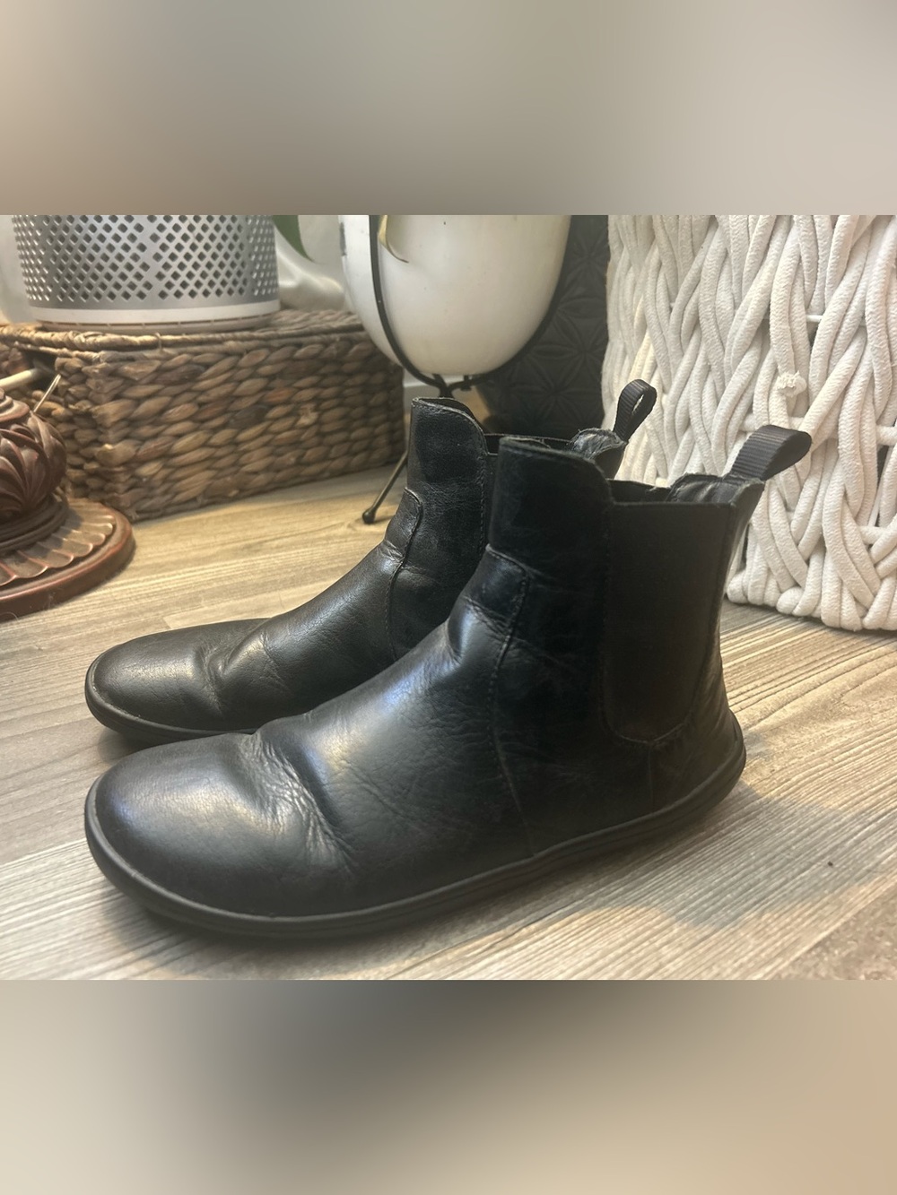 Vivio Barefoot Black Leather Chelsea Boots Women's 38